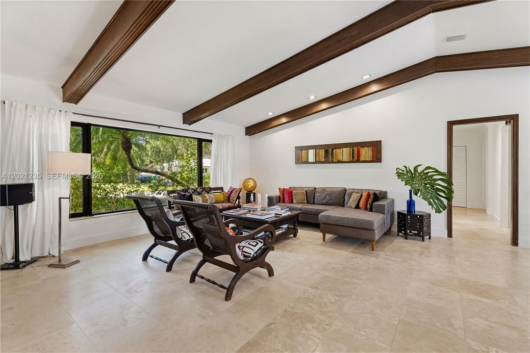 For Sale: $1,399,000 (4 beds, 3 baths, 2673 Square Feet)