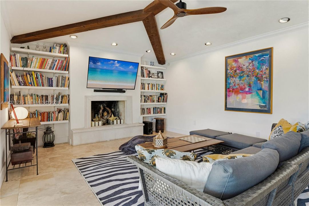 For Sale: $1,399,000 (4 beds, 3 baths, 2673 Square Feet)