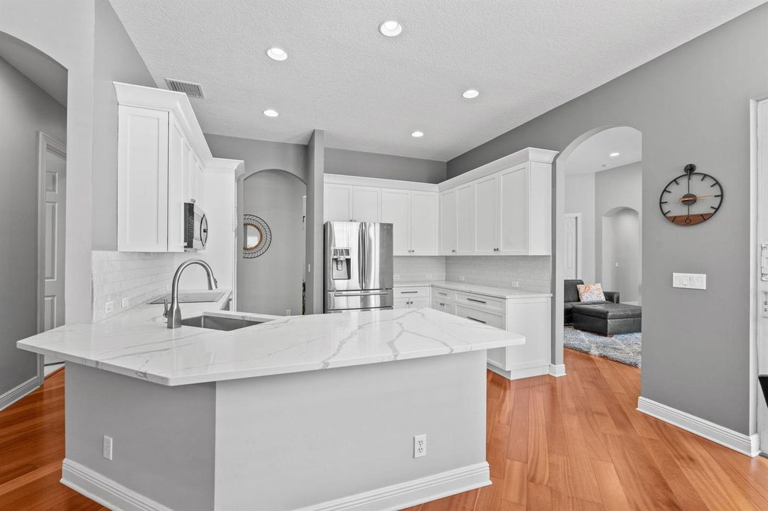 12-web-or-mls-A7405354
