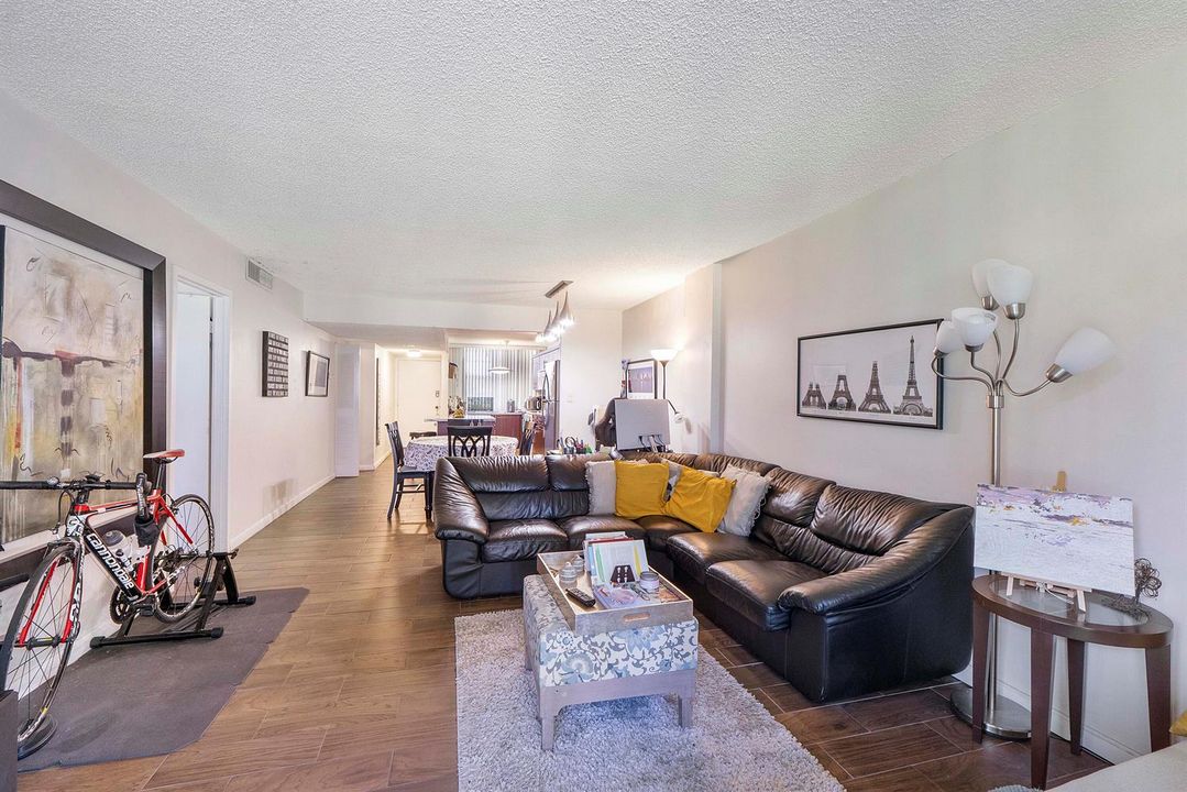 250 Jacaranda Dr u308_018