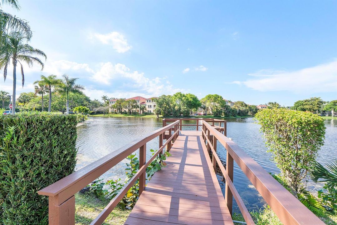 250 Jacaranda Dr u308_029