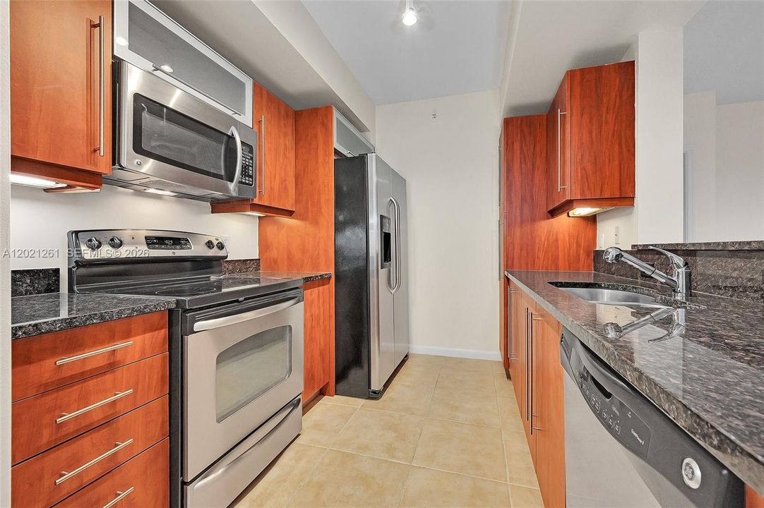 For Rent: $3,500 (2 beds, 2 baths, 1155 Square Feet)