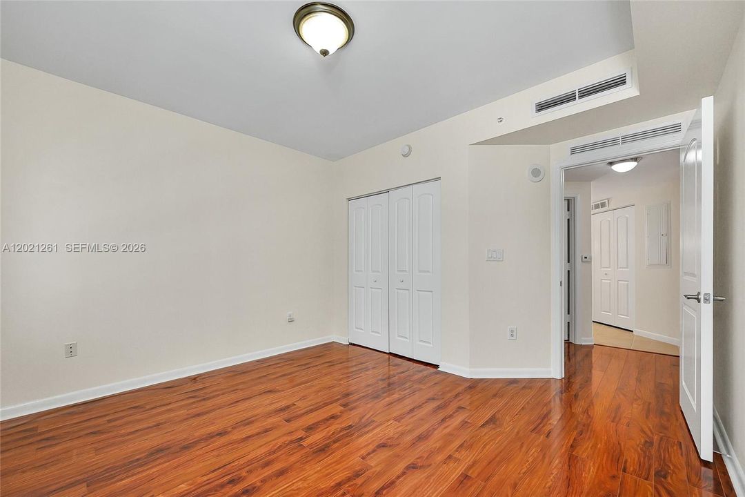 For Rent: $3,500 (2 beds, 2 baths, 1155 Square Feet)