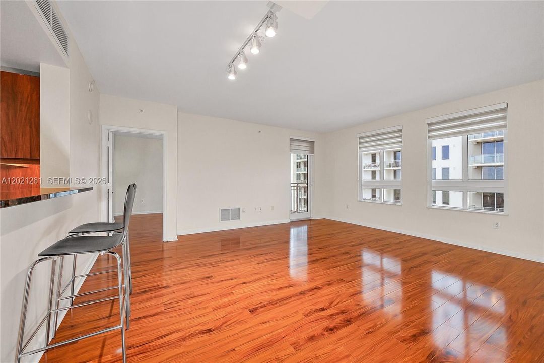 For Rent: $3,500 (2 beds, 2 baths, 1155 Square Feet)