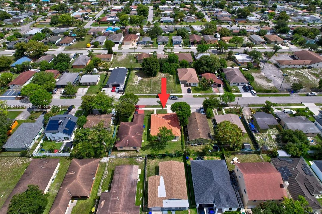 En Venta: $469,900 (4 camas, 2 baños, 1559 Pies cuadrados)