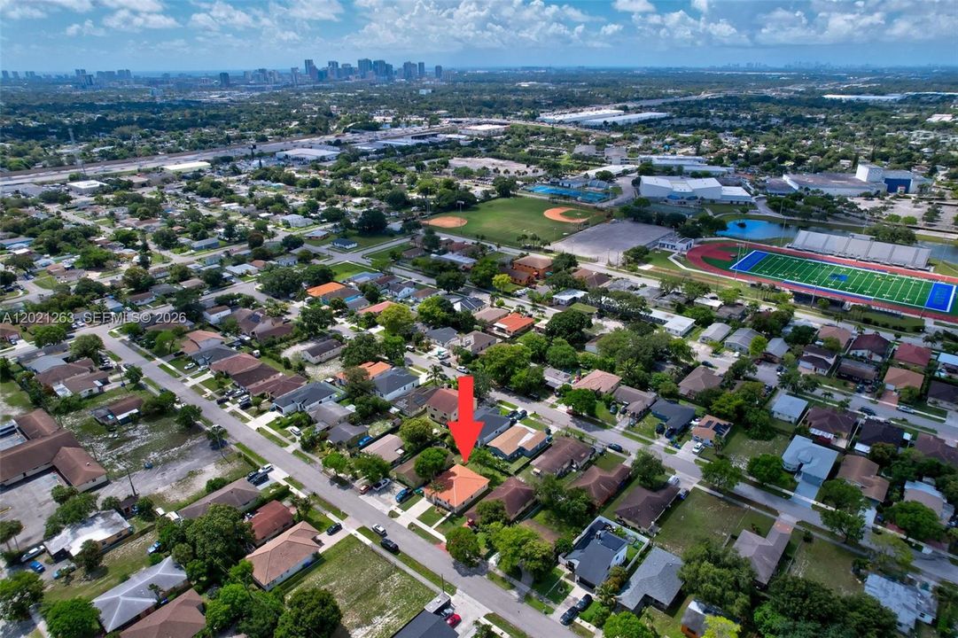 En Venta: $469,900 (4 camas, 2 baños, 1559 Pies cuadrados)