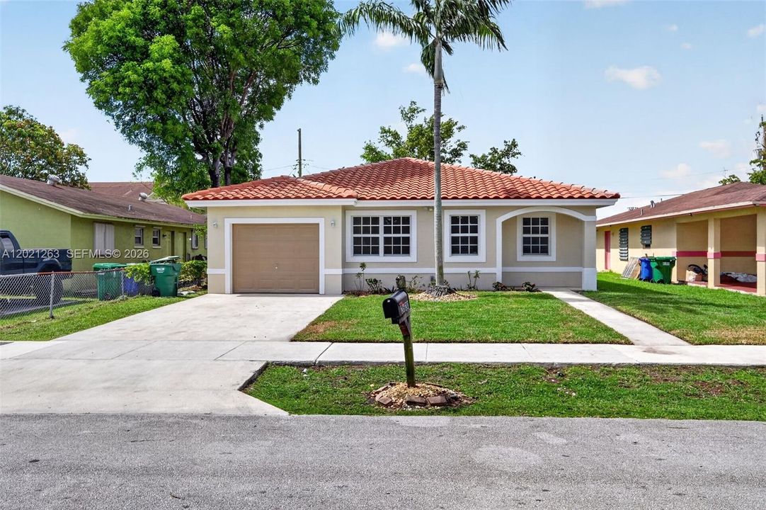 En Venta: $469,900 (4 camas, 2 baños, 1559 Pies cuadrados)