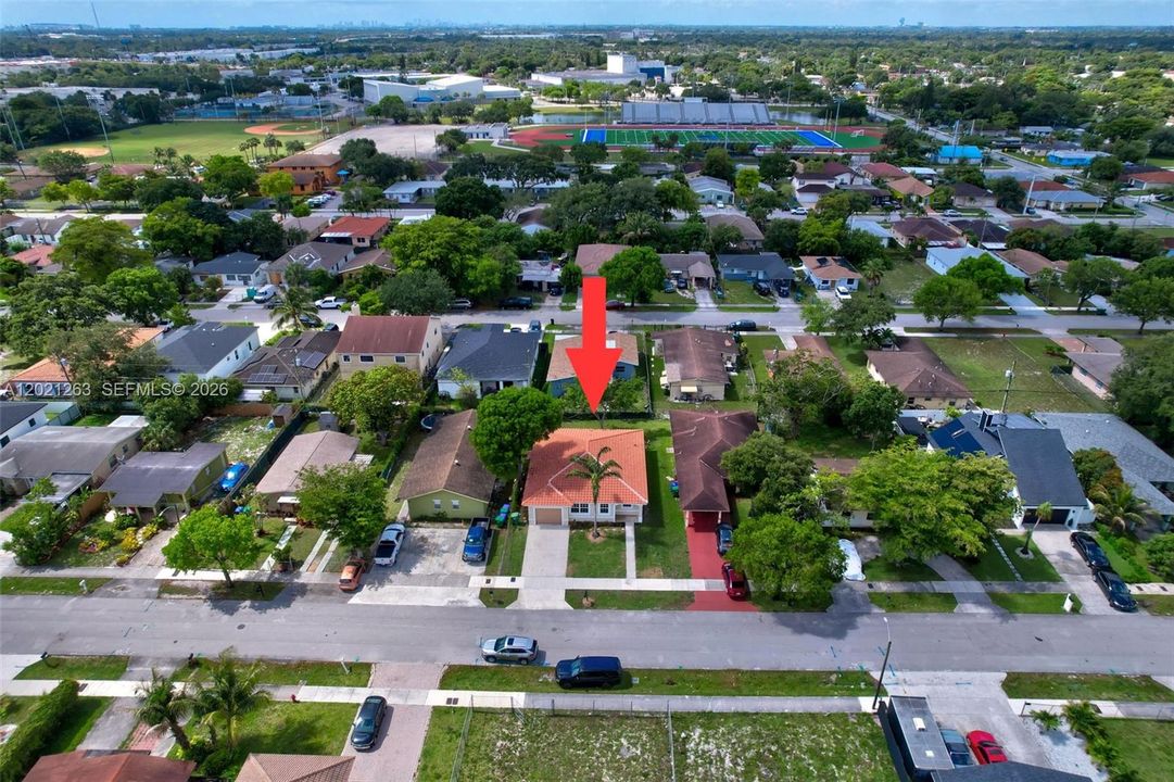 En Venta: $469,900 (4 camas, 2 baños, 1559 Pies cuadrados)