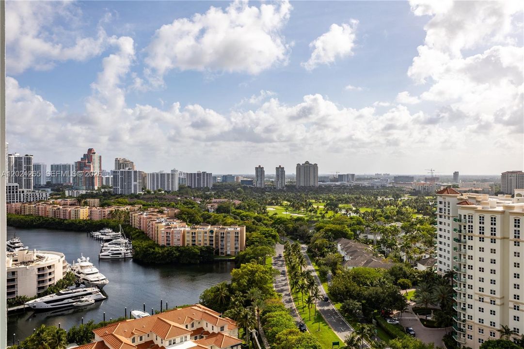 For Rent: $20,000 (3 beds, 4 baths, 2860 Square Feet)