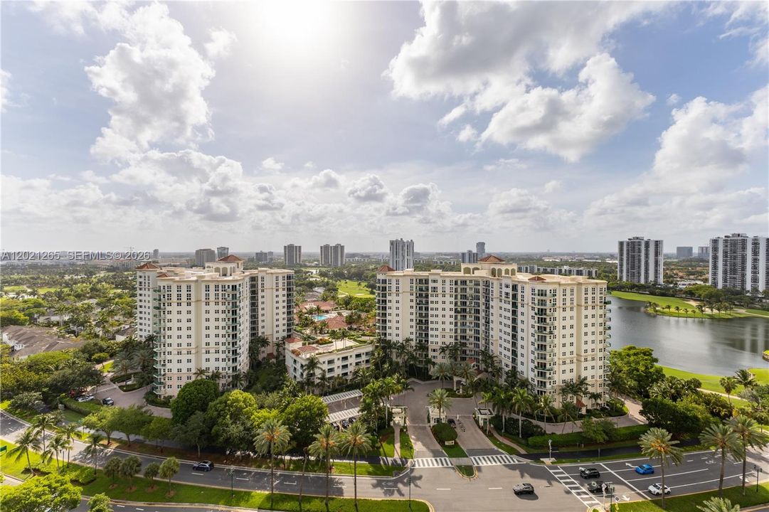 For Rent: $20,000 (3 beds, 4 baths, 2860 Square Feet)