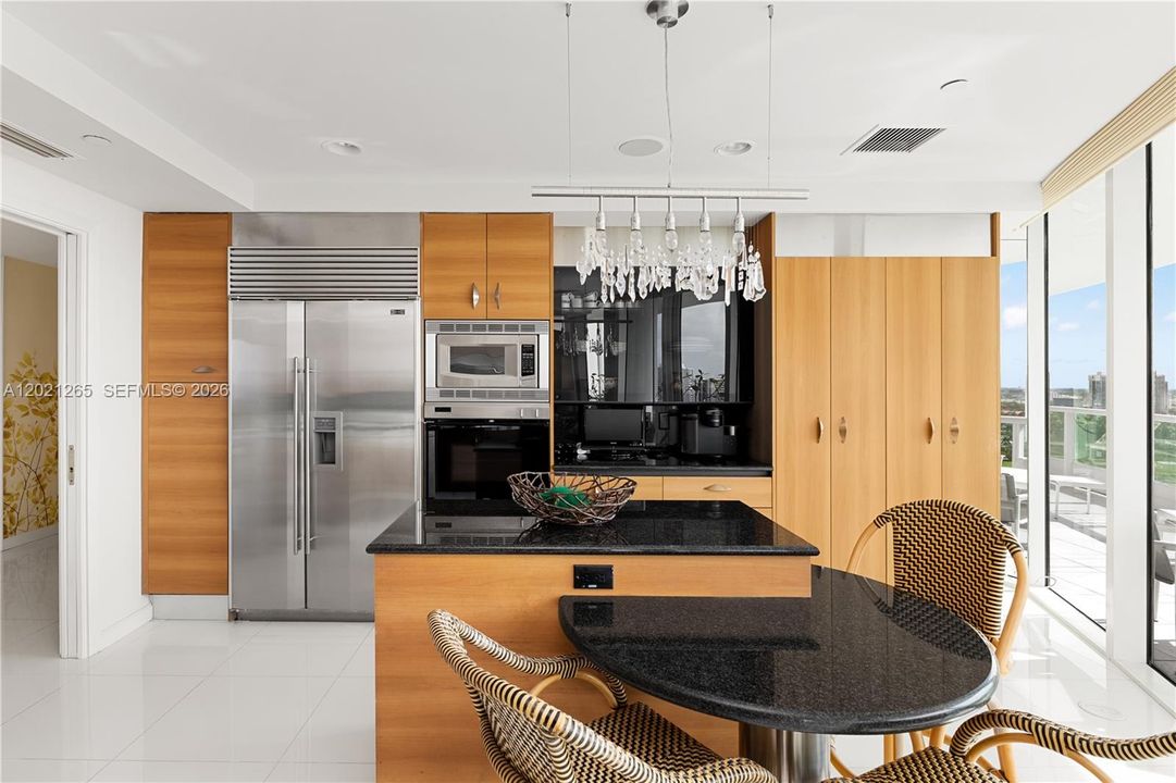 For Rent: $20,000 (3 beds, 4 baths, 2860 Square Feet)