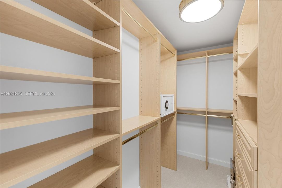 For Rent: $20,000 (3 beds, 4 baths, 2860 Square Feet)