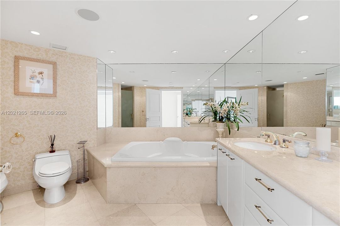 For Rent: $20,000 (3 beds, 4 baths, 2860 Square Feet)