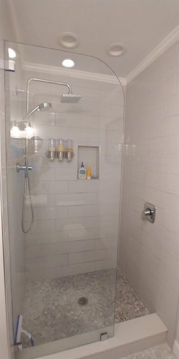 Guest bath 2