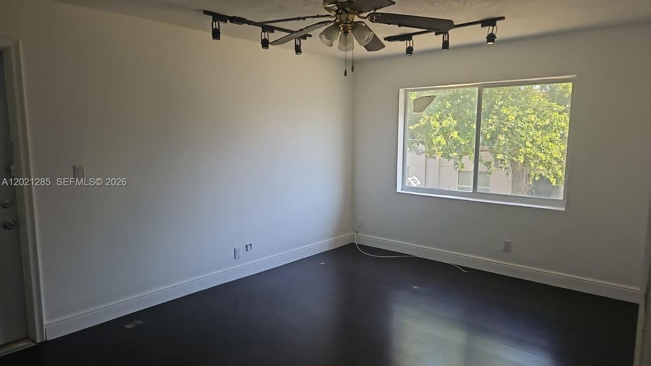 For Rent: $2,200 (3 beds, 2 baths, 1350 Square Feet)