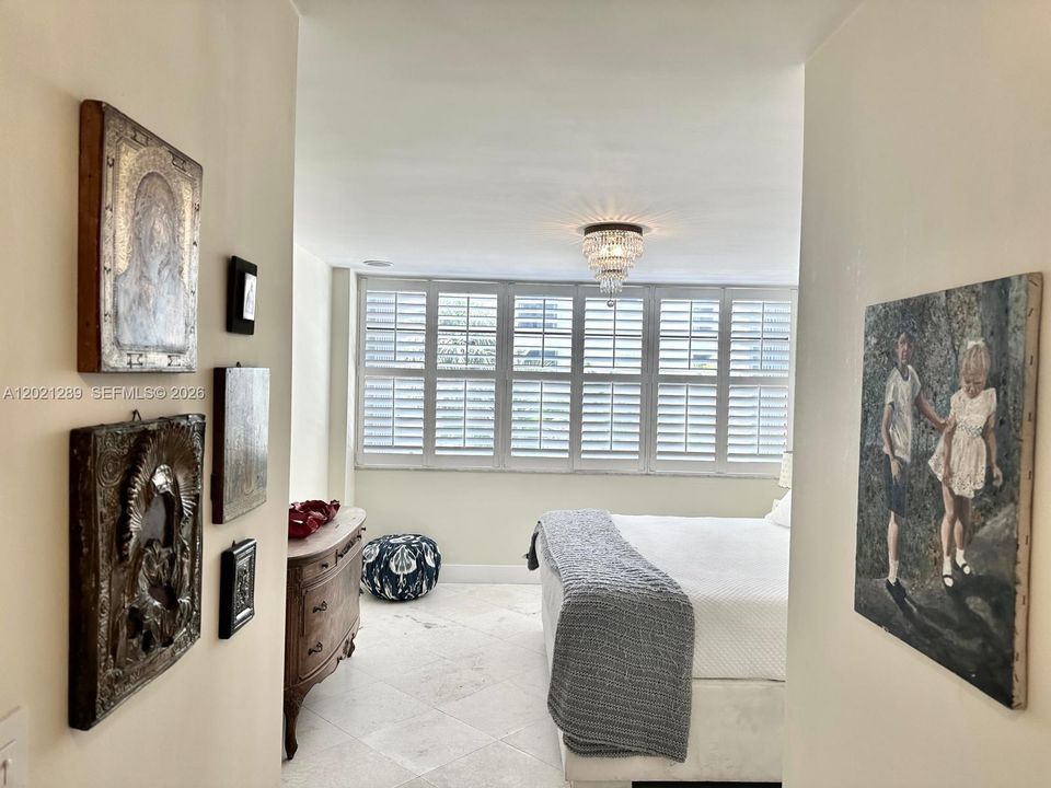 For Sale: $849,000 (2 beds, 2 baths, 1370 Square Feet)