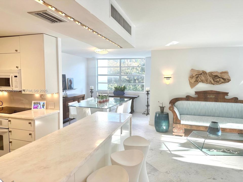For Sale: $849,000 (2 beds, 2 baths, 1370 Square Feet)