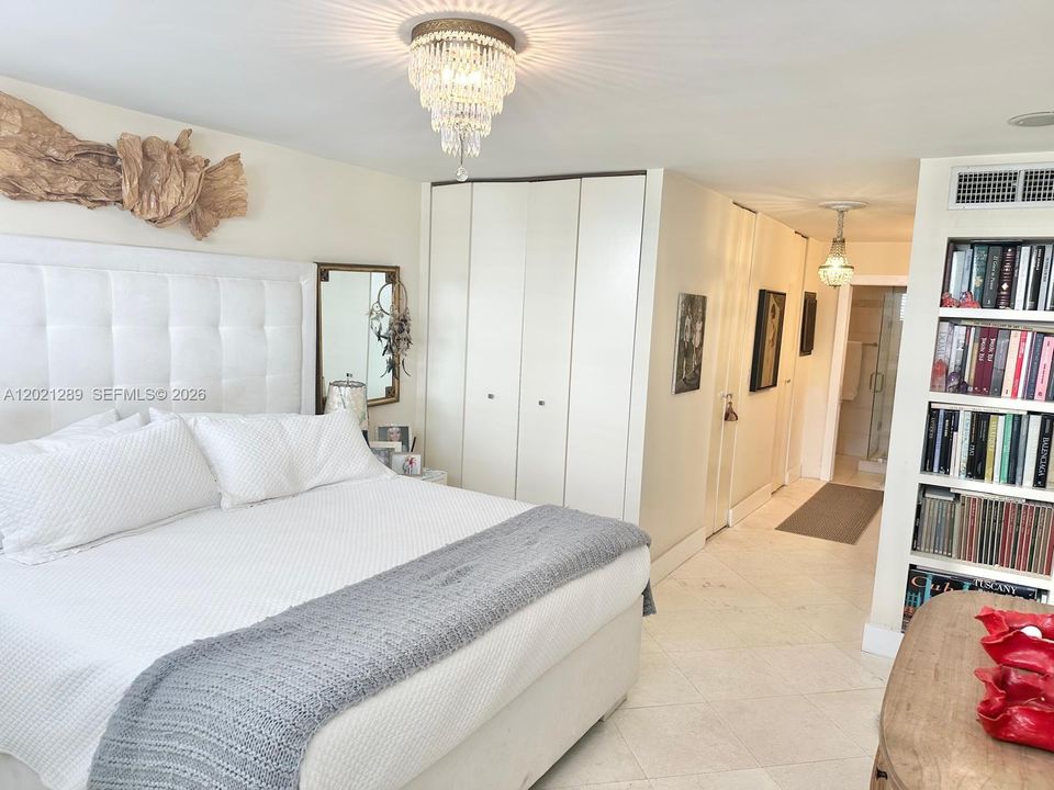 For Sale: $849,000 (2 beds, 2 baths, 1370 Square Feet)