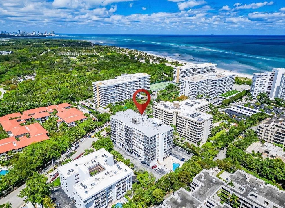 For Sale: $849,000 (2 beds, 2 baths, 1370 Square Feet)