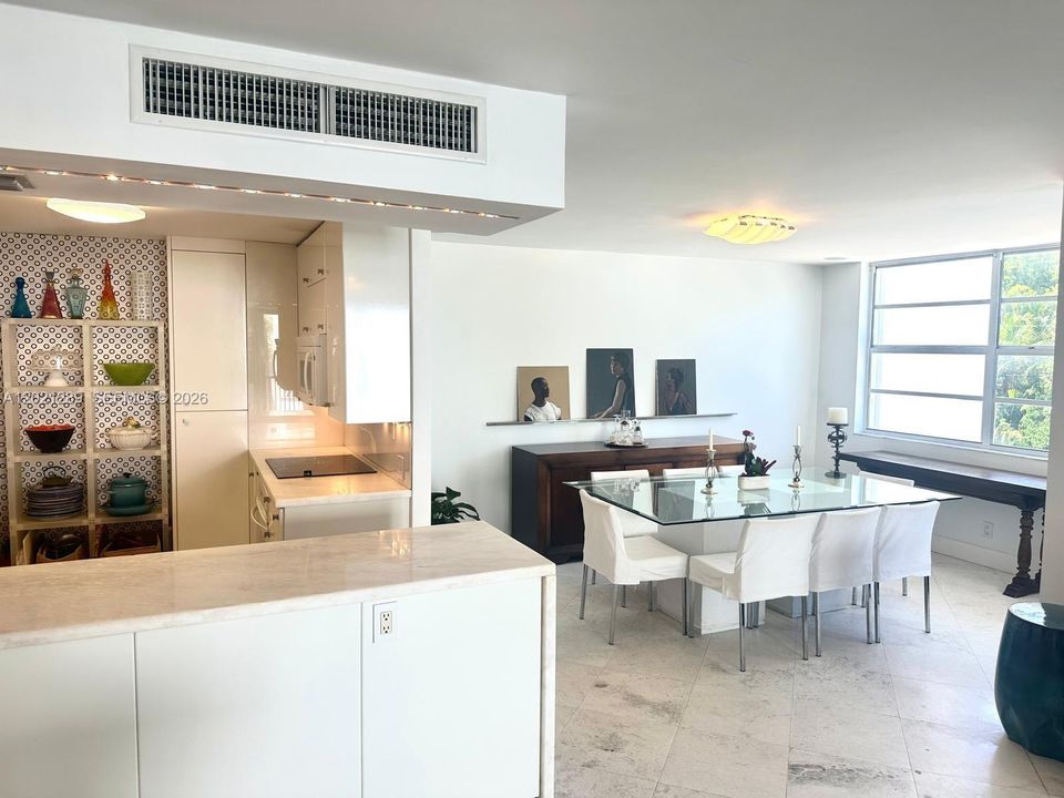 For Sale: $849,000 (2 beds, 2 baths, 1370 Square Feet)