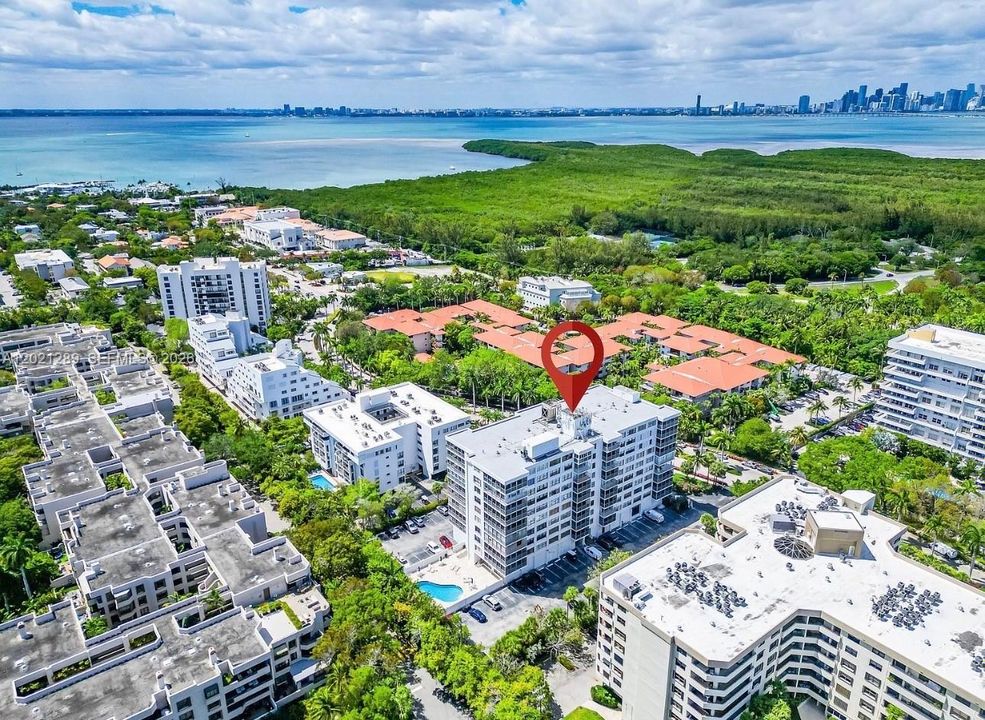 For Sale: $849,000 (2 beds, 2 baths, 1370 Square Feet)