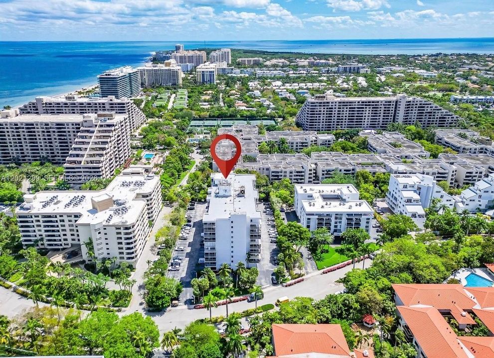 For Sale: $849,000 (2 beds, 2 baths, 1370 Square Feet)