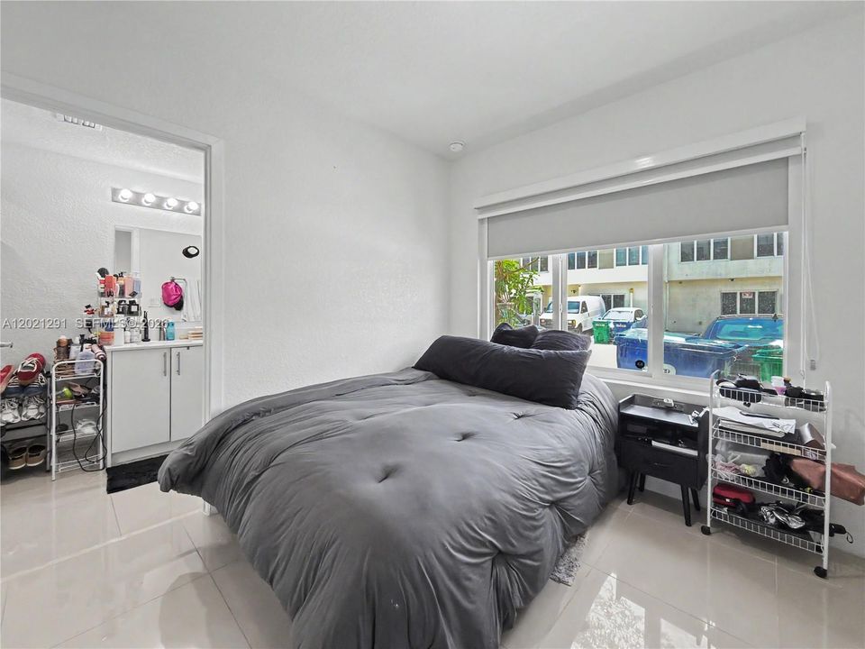 For Sale: $435,000 (4 beds, 3 baths, 1398 Square Feet)