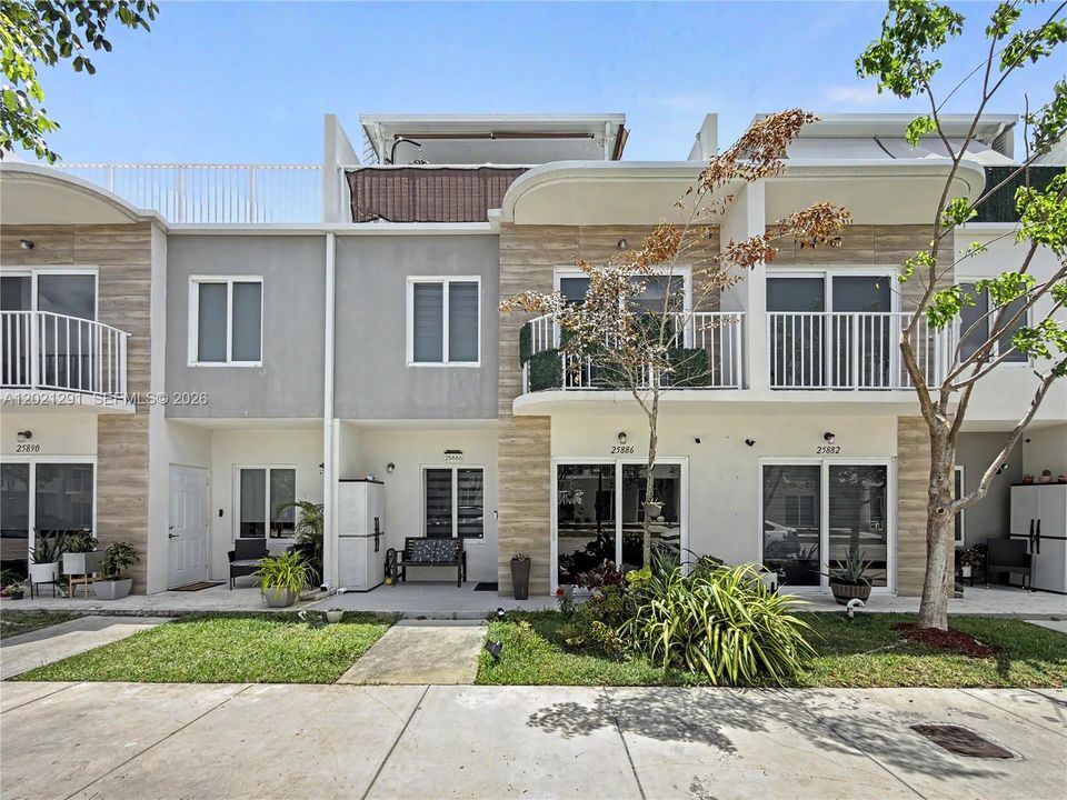 For Sale: $435,000 (4 beds, 3 baths, 1398 Square Feet)