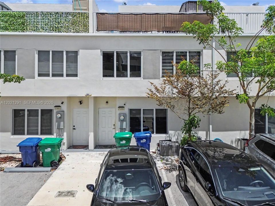 For Sale: $435,000 (4 beds, 3 baths, 1398 Square Feet)