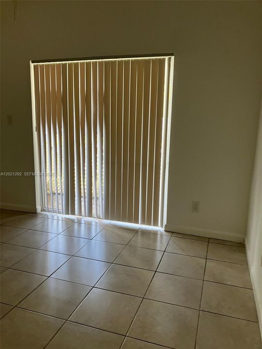 Active With Contract: $2,000 (2 beds, 2 baths, 807 Square Feet)