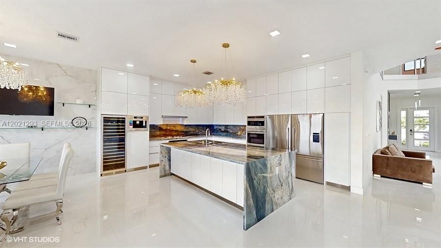 En Renta: $14,995 (5 camas, 7 baños, 4605 Pies cuadrados)