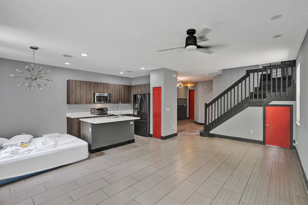 Kitchen / Family / Flex Space