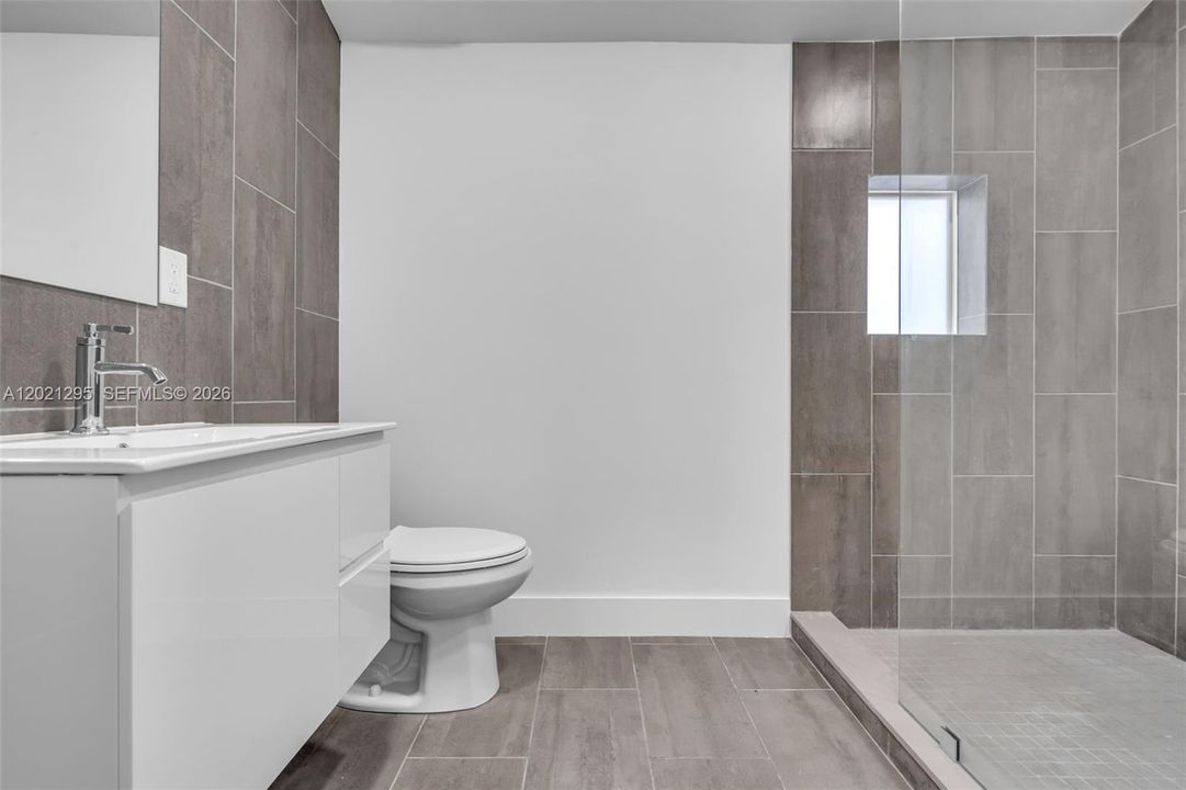 Active With Contract: $4,000 (3 beds, 2 baths, 1848 Square Feet)