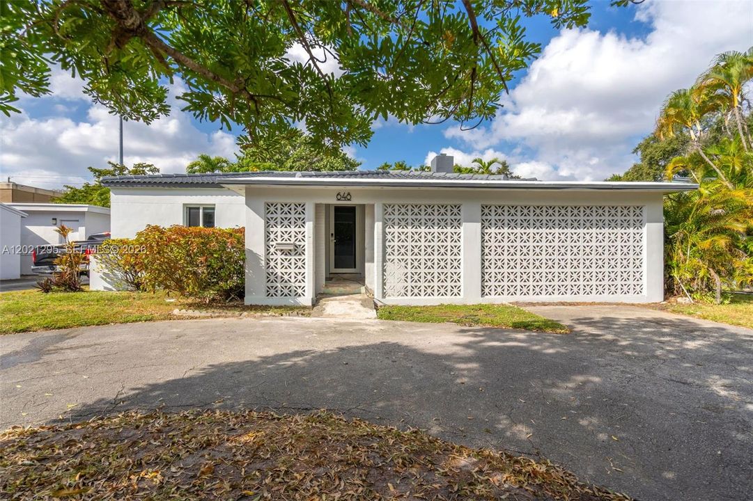 Active With Contract: $4,000 (3 beds, 2 baths, 1848 Square Feet)