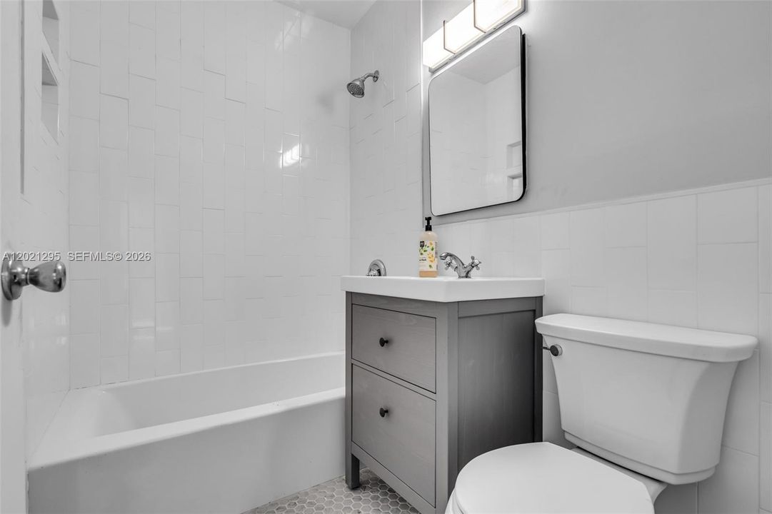 Active With Contract: $4,000 (3 beds, 2 baths, 1848 Square Feet)
