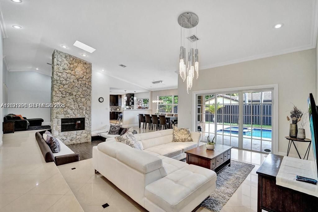 For Rent: $10,500 (5 beds, 4 baths, 3055 Square Feet)