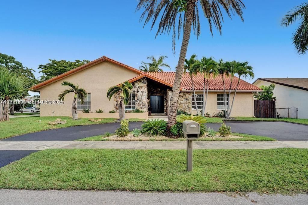 For Rent: $10,500 (5 beds, 4 baths, 3055 Square Feet)
