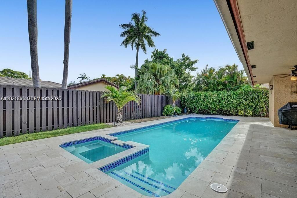For Rent: $10,500 (5 beds, 4 baths, 3055 Square Feet)