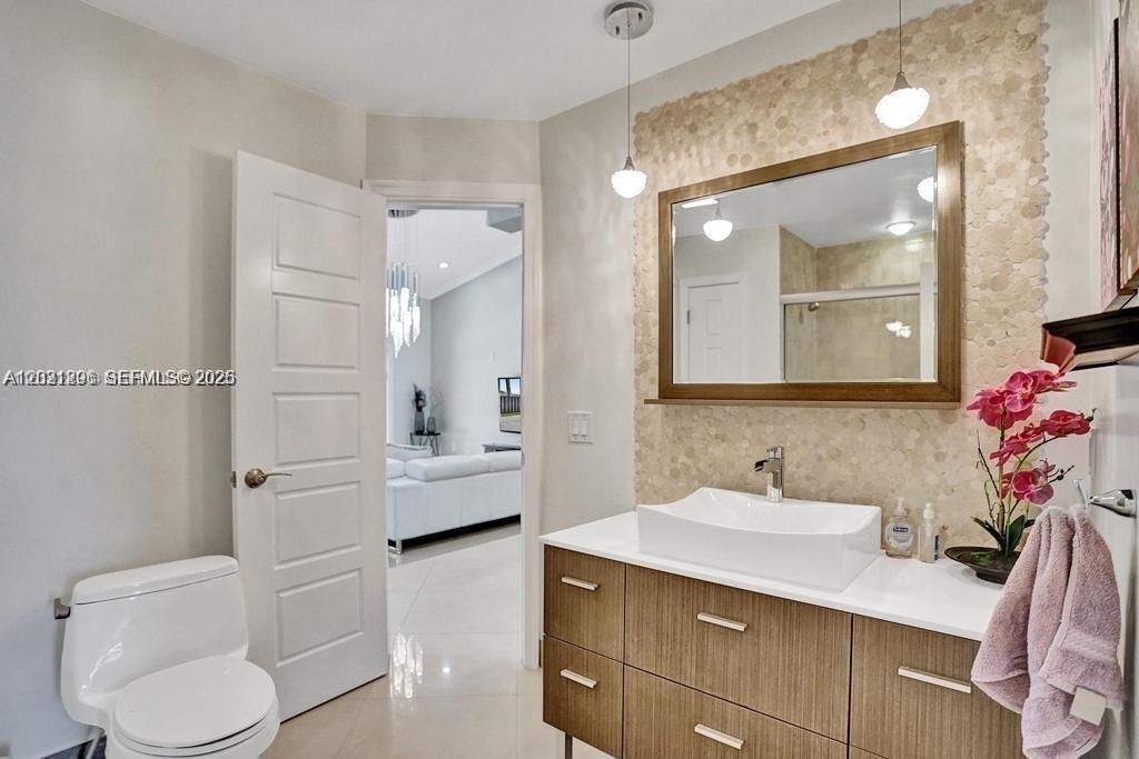 For Rent: $10,500 (5 beds, 4 baths, 3055 Square Feet)