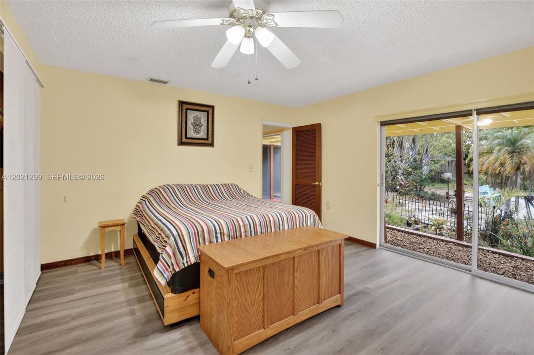 For Sale: $799,000 (4 beds, 2 baths, 2186 Square Feet)