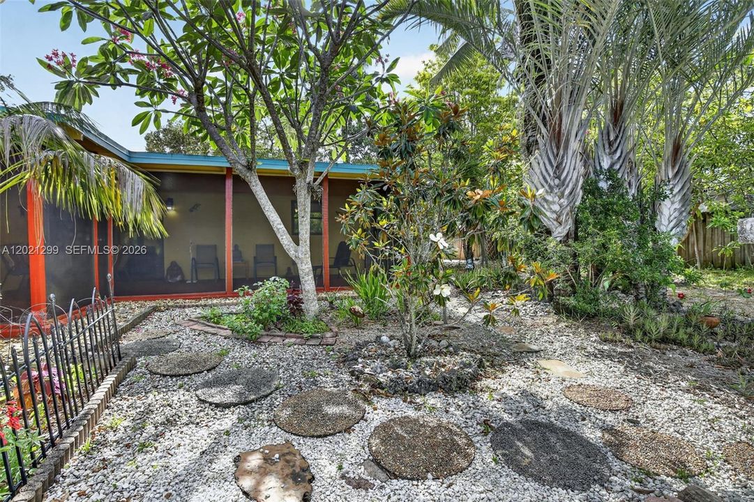 For Sale: $799,000 (4 beds, 2 baths, 2186 Square Feet)
