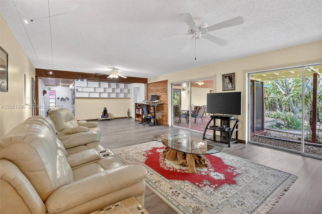 For Sale: $799,000 (4 beds, 2 baths, 2186 Square Feet)