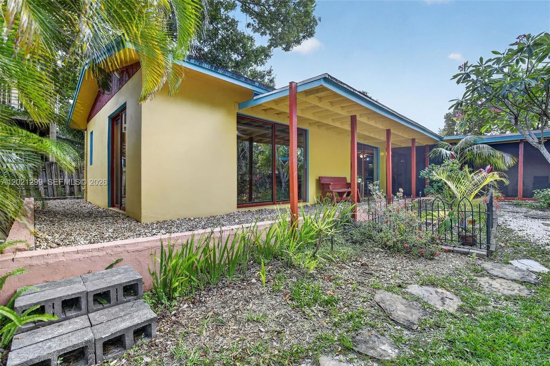 For Sale: $799,000 (4 beds, 2 baths, 2186 Square Feet)