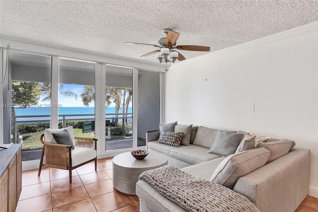 For Sale: $650,000 (2 beds, 2 baths, 1057 Square Feet)