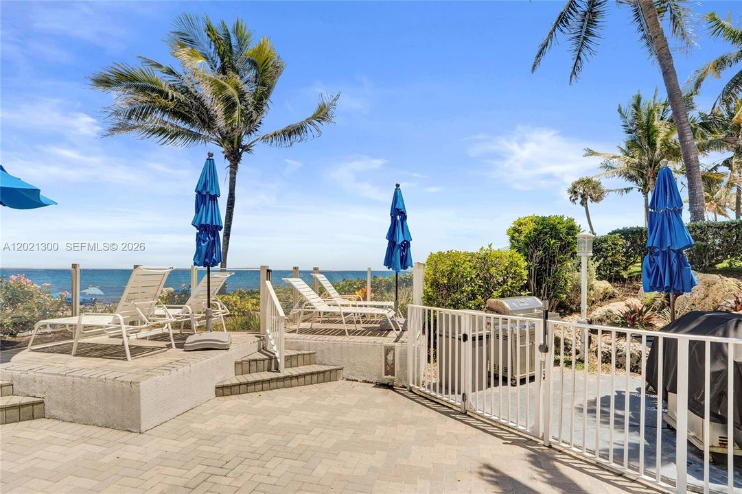 For Sale: $650,000 (2 beds, 2 baths, 1057 Square Feet)