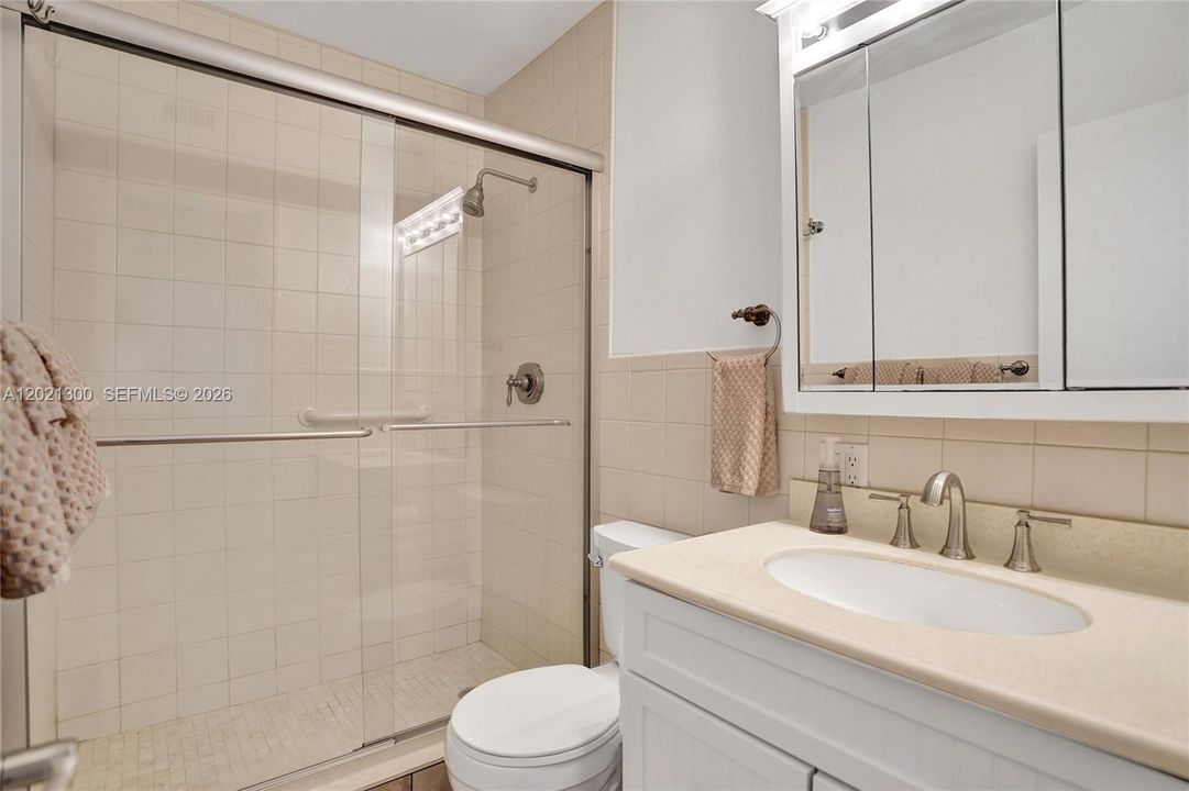 For Sale: $650,000 (2 beds, 2 baths, 1057 Square Feet)