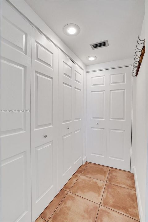 For Sale: $650,000 (2 beds, 2 baths, 1057 Square Feet)