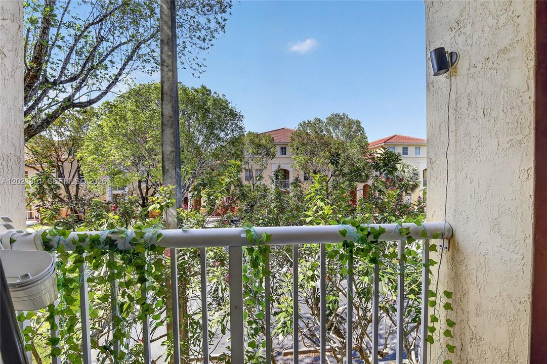 For Sale: $425,000 (3 beds, 2 baths, 1445 Square Feet)