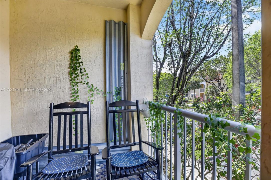 For Sale: $425,000 (3 beds, 2 baths, 1445 Square Feet)