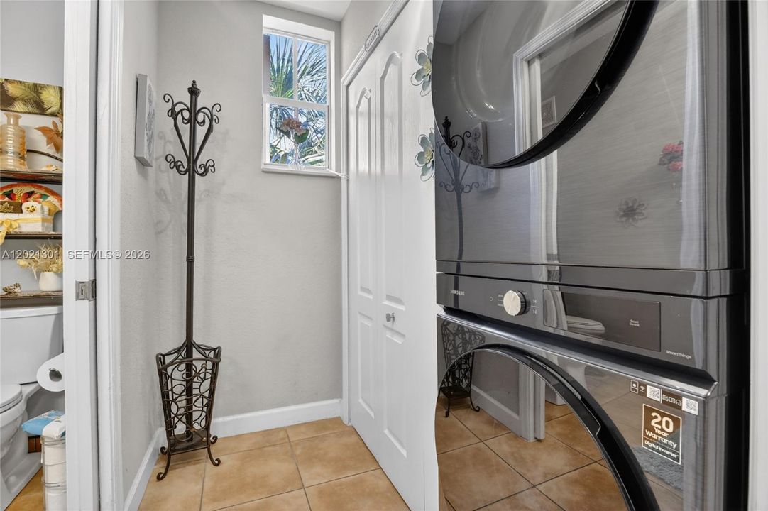 For Sale: $425,000 (3 beds, 2 baths, 1445 Square Feet)